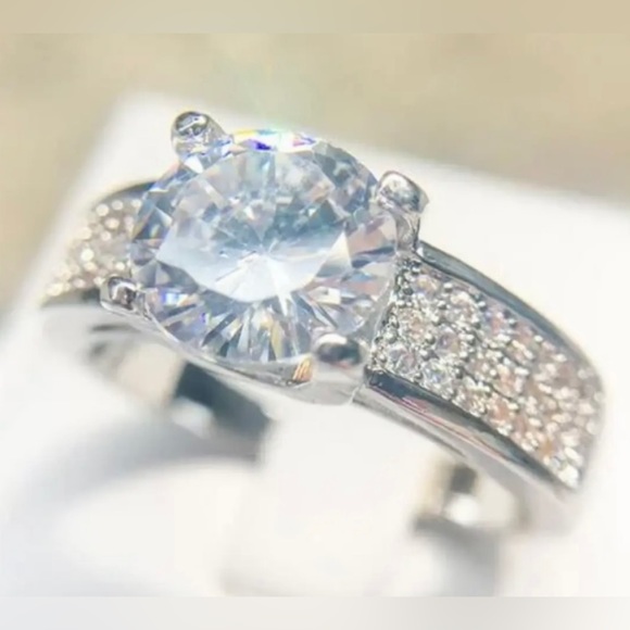 Brand New Ladies DIAMONDIQUE White Gold Engagement Ring, Size 7 - Picture 3 of 5